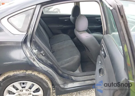 2015 Nissan Altima 2.5/2.5 S/2.5 Sl/2.5 Sv z USA, uszkodzony, nr VIN 1N4AL3AP6FN333121